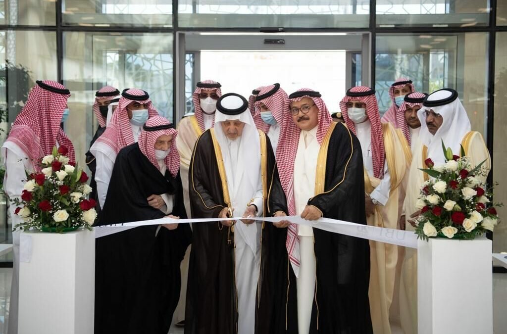 أمير مكة يدشن أول جامعة تدار بالذكاء الاصطناعي على كورنيش جدة