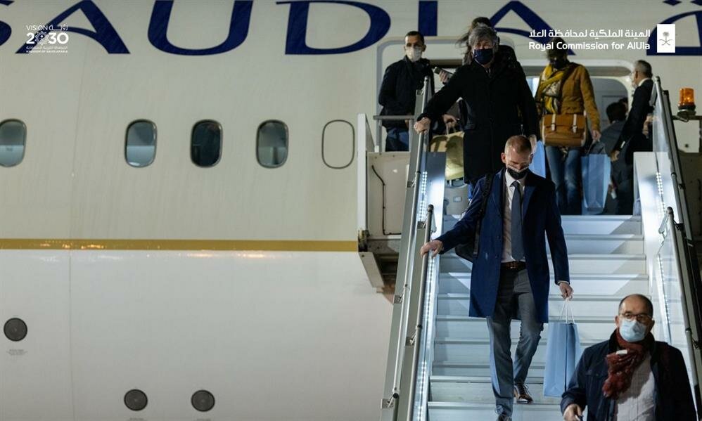 مطار العلا يستقبل أول رحلة مباشرة قادمة من باريس (صور)