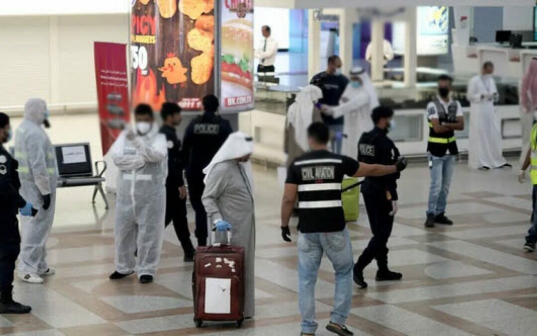 بسبب كورونا.. قرار جديد من الكويت يخص العاملين في الجهات الحكومية