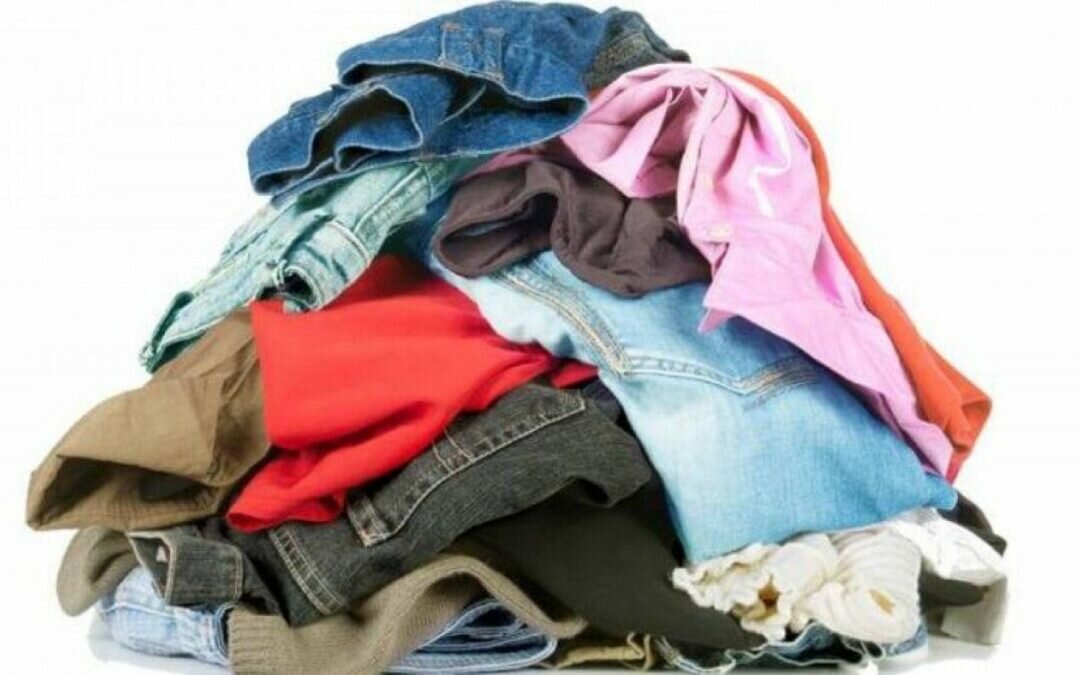 “الشؤون البلدية” تكشف عن عقوبة وضع الملابس على الأرض مباشرة في محلات الغسيل