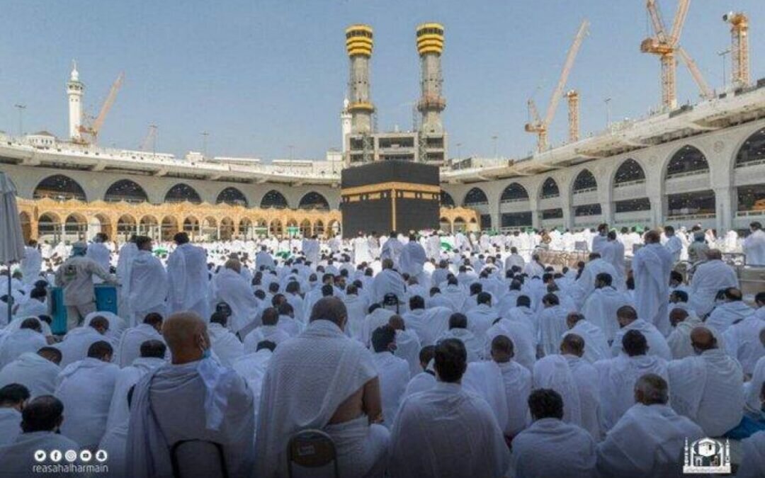 «الحج والعمرة»: استثناء القادمين من الخارج المحصنين من الحجر الصحي