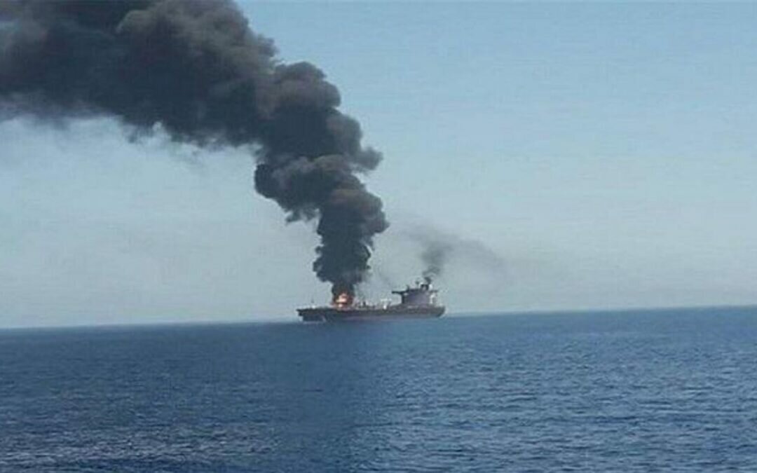 احتراق ناقلة نفط على متنها 700 طن في البحر الأسود