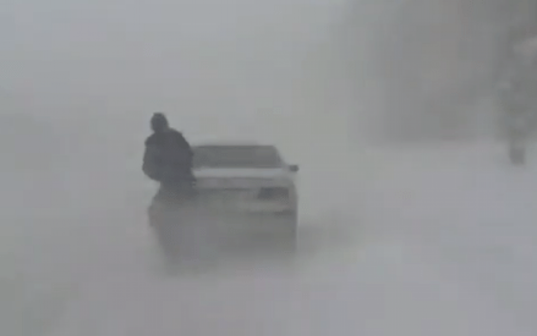 موجة قطبية قاسية تضرب العراق.. وإغلاق مطار السليمانية بسبب الثلوج (فيديو)