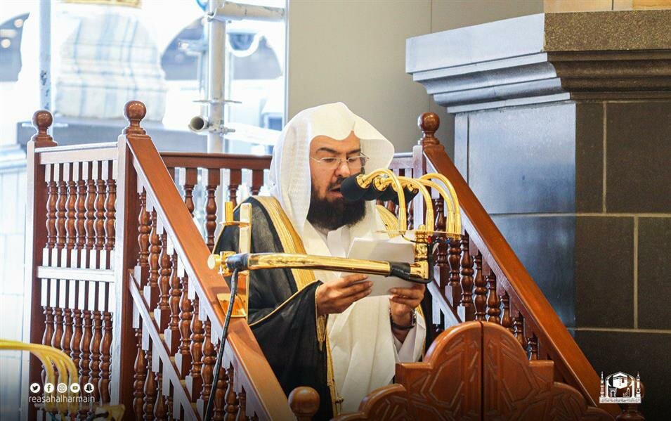 خطيبا الحرمين: افتخروا برجال الأمن البواسل .. واعذروا الجاهل والسائل ولا تحملوهم فوق طاقتهم