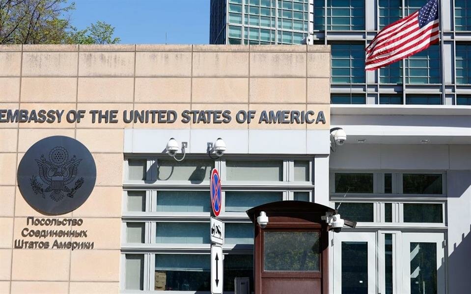روسيا تطرد نائب السفير الأمريكي في موسكو