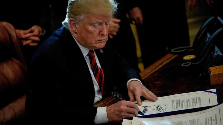 أمريكا: استرداد وثائق سرية نقلها ترامب إلى منزله عند مغادرته البيت الأبيض