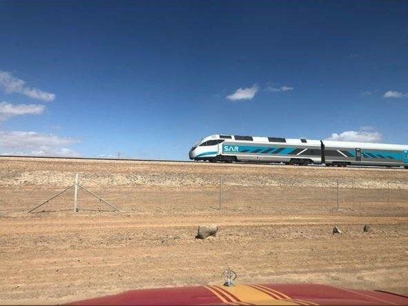 شاهد.. “سار” تبدأ التشغيل التجريبي لمحطة القطار بالقريات