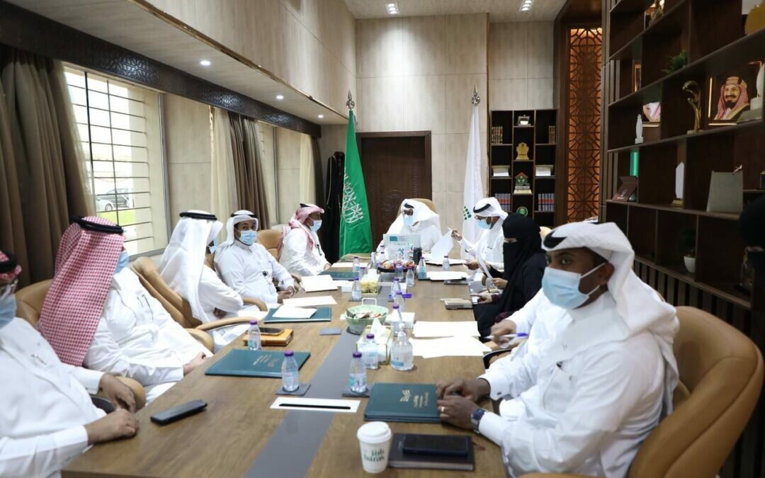 تعليم جازان يعقد اجتماعا مع شركة تطوير لاستعراض مراحل الإنجاز في المشاريع التعليمية