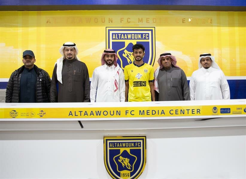 رسميًا.. “التعاون” يوقع عقدًا احترافيًا مع لاعبه ريان الجهني