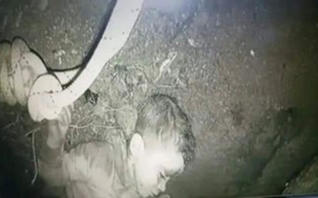 الطفل ريان لا يستطيع الحركة.. لكنه ما زال حيا