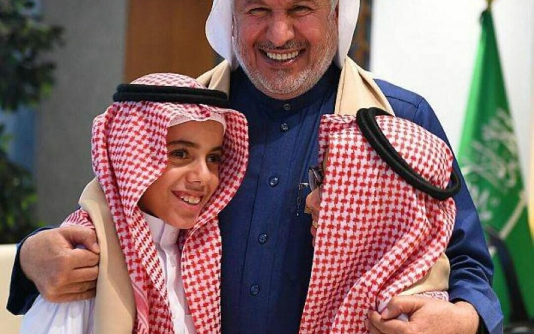 «السيامي حسن و محمود».. لقاء مؤثر بين «الربيعة» وطفلين مصريين بعد 13 عامًا من فصلهما