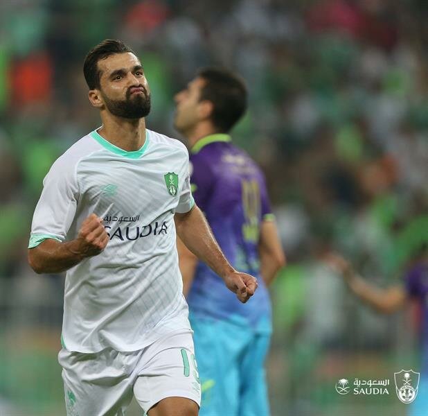 رسميا.. نجم الأهلي السابق يعلن اعتزاله اللعب الدولي