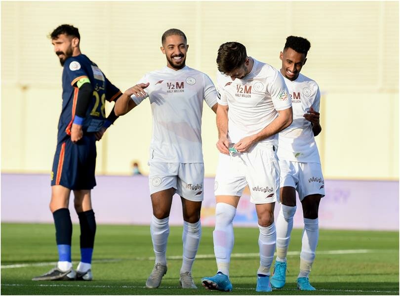 “الشباب” يعود لسكة الانتصارات بثنائية في مرمى “الحزم”