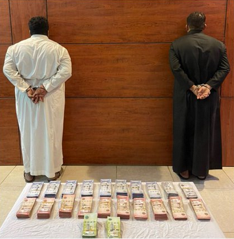 القبض على مقيمين بالرياض لجمعهما أموالاً مجهولة المصدر وتحويلها إلى خارج المملكة