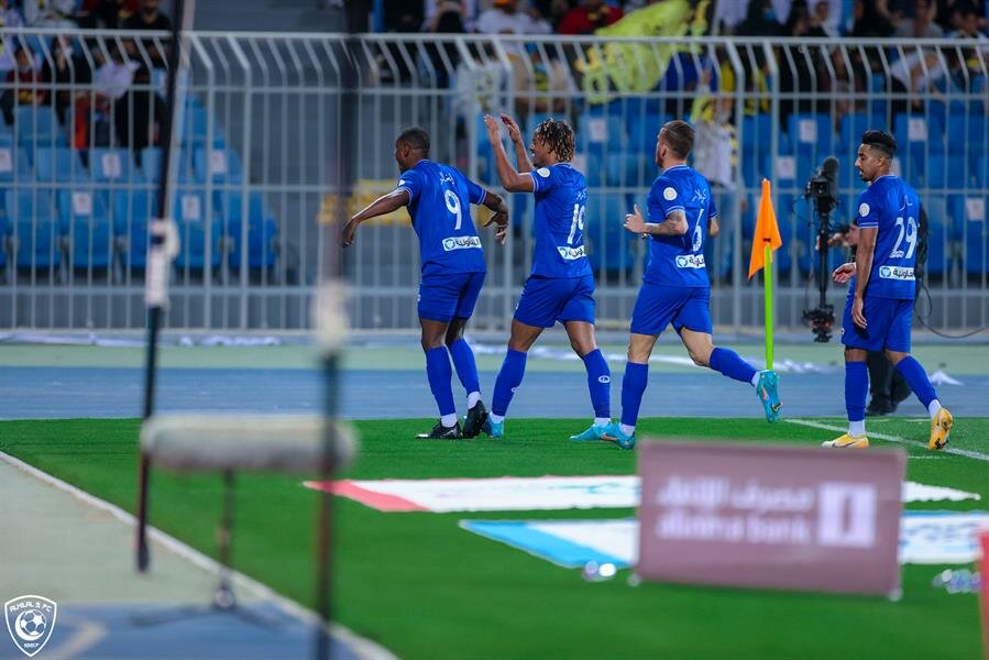 “الهلال” يوقف قطار “الاتحاد” ويحسم الكلاسيكو بثنائية