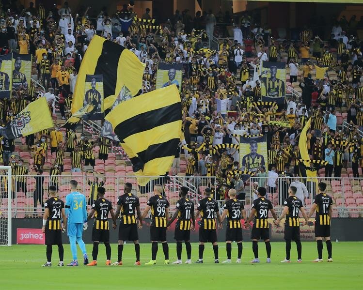 الاتحاد يعبر ضمك بثنائية ويواصل الانفراد بصدارة الدوري