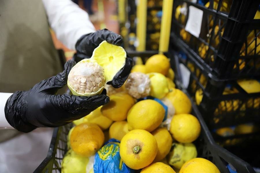 ضبط 3.3 مليون قرص إمفيتامين مخدر تم تهريبها إلى المملكة عبر شحنة ليمون (فيديو)