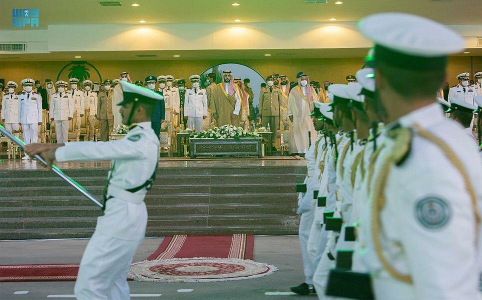 نائب وزير الدفاع يرعى حفل تخريج الدفعة (35) من طلبة كلية الملك فهد البحرية