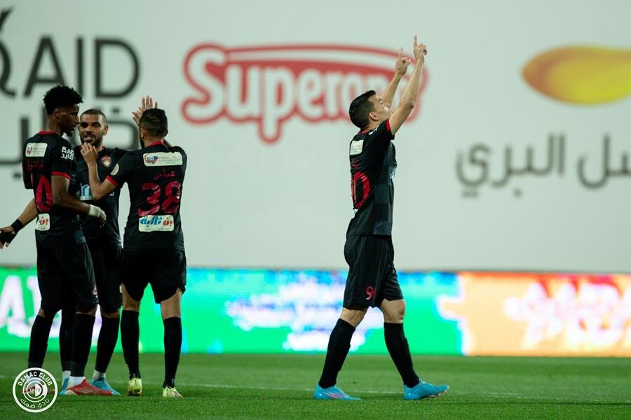 “زيلايا” يقود ضمك للفوز على الحزم في الدوري