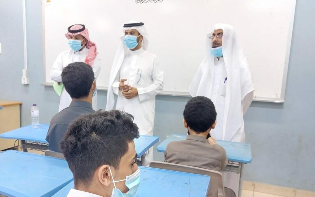 مدير عام تعليم جازان يقف ميدانياً على انطلاقة الفصل الدراسي الثالث