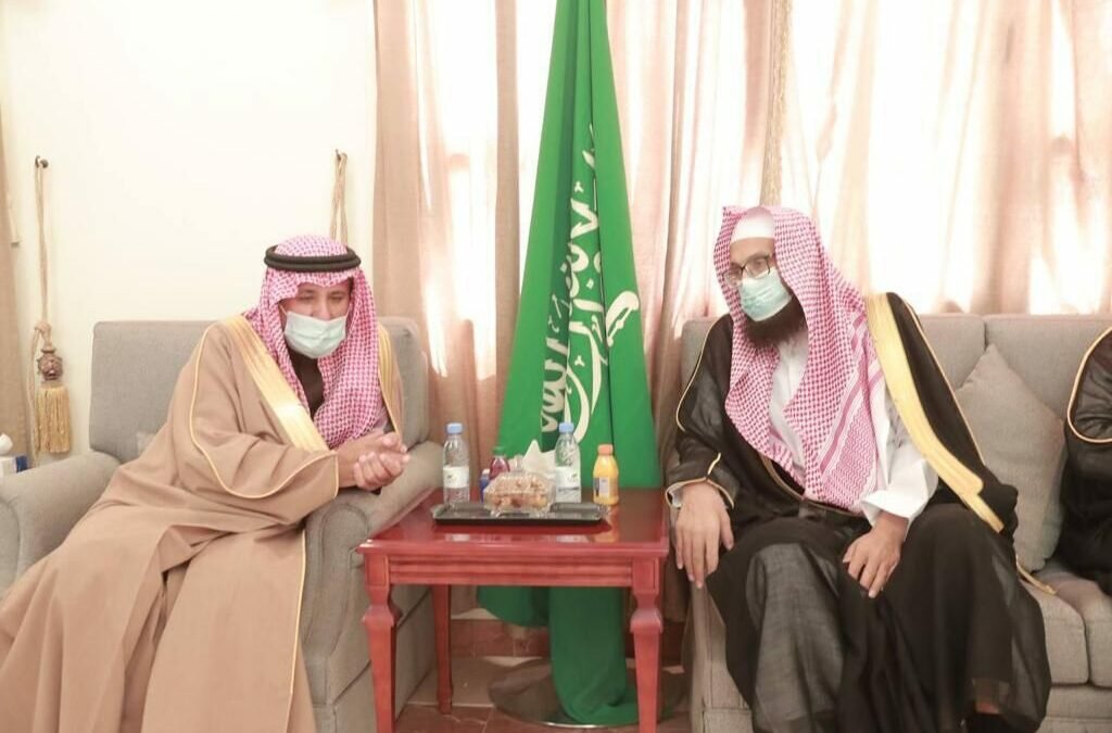 مدير فرع الأمر بالمعروف بالرياض يلتقي محافظ عفيف ويزور منسوبي الهيئة