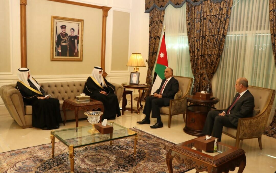 رئيس الوزراء الأردني يلتقي وزير النقل والخدمات اللوجستية السعودي