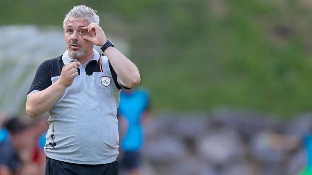 رسميًا.. الشباب يتعاقد مع سوموديكا خلفًا لشاموسكا