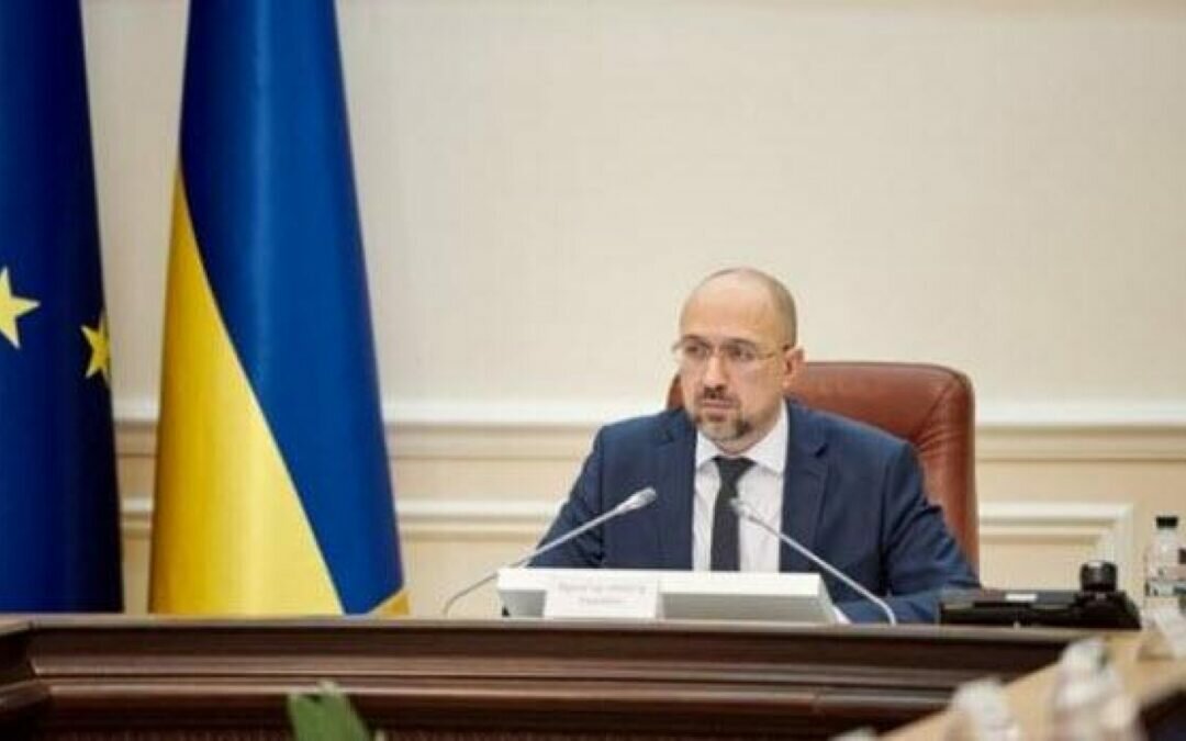 رئيس وزراء أوكرانيا: إجلاء 5500 مدني عبر 9 ممرات إنسانية