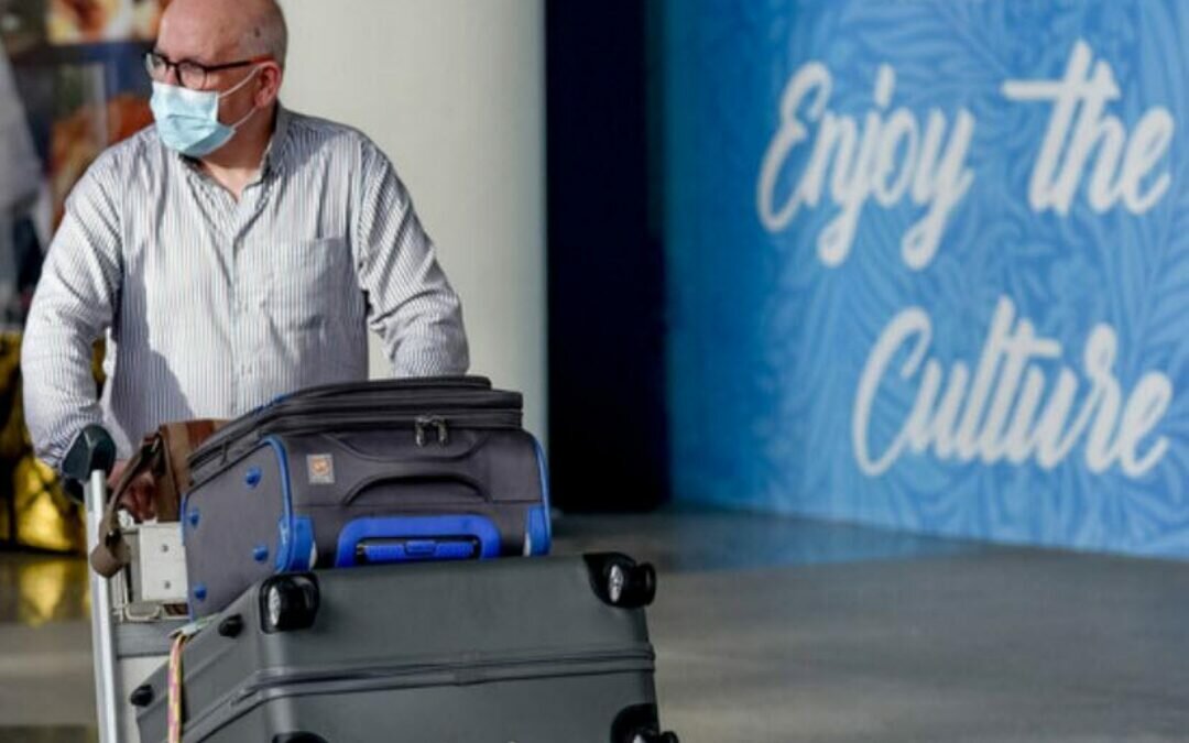 قرار من إندونيسيا بشأن الحجر الصحي للزوار الأجانب