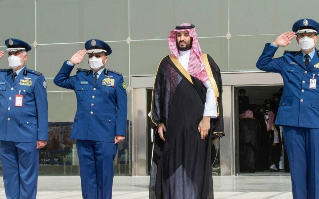 ولي العهد يرعى حفل تخريج الدفعة 101 من طلبة كلية الملك فيصل الجوية