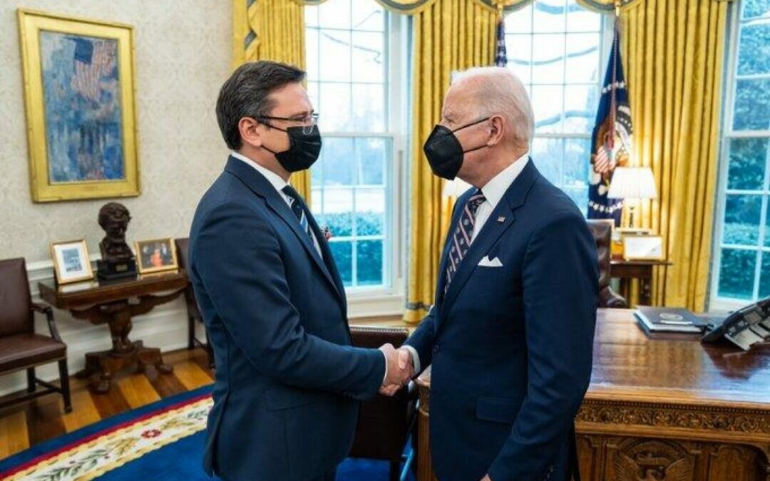 اكتشاف إصابة المتحدثة باسم البيت الأبيض بكورونا