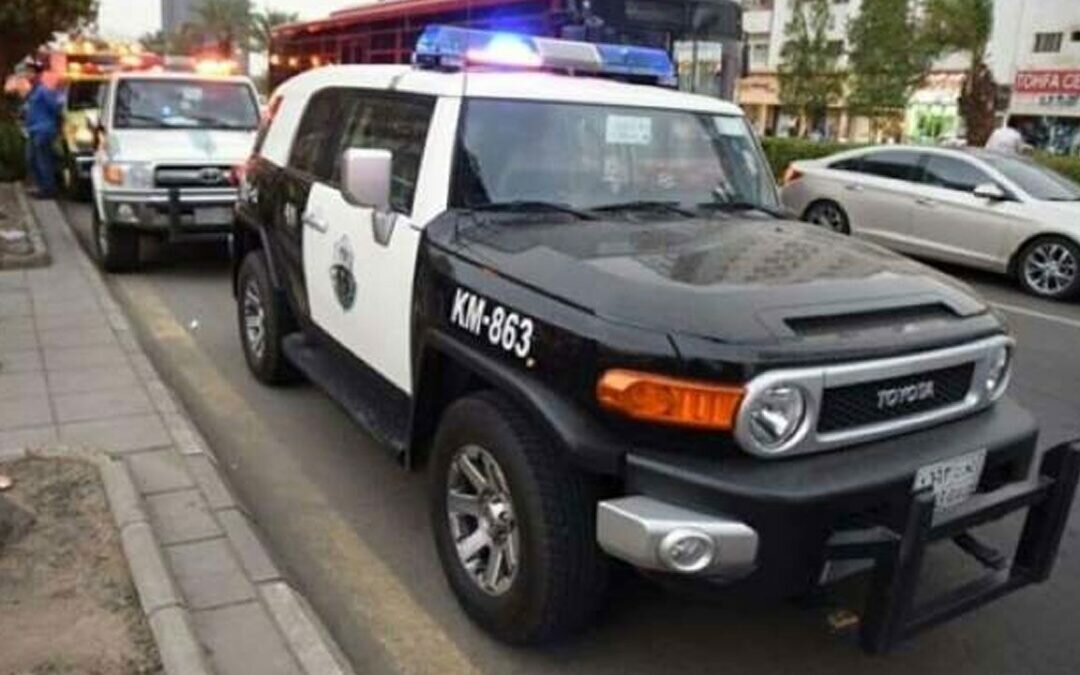 ظهر في مقطع فيديو.. الإطاحة بلص قام بنشل حقيبة امرأة في الرياض