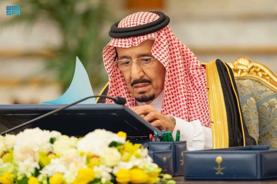 خادم الحرمين يرأس الجلسة الي عقدها مجلس الوزراء في قصر السلام بجدة