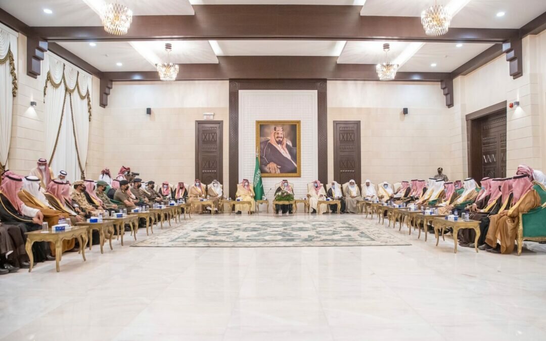 أمير حائل يستقبل جموع المهنئين بحلول شهر رمضان المبارك