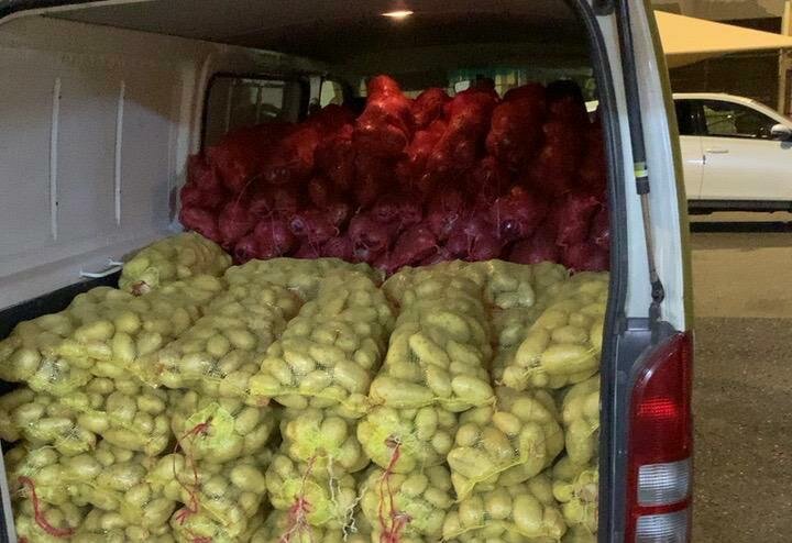 ضبط سيارات نقل مواد غذائية مخالفة بمكة المكرمة