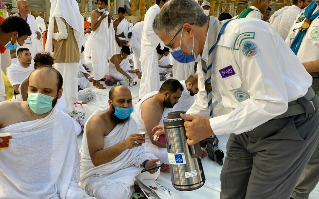 مدير النشاط الطلابي بتعليم مكة المكرمة يطلع على أعمال الكشافة في الحرم