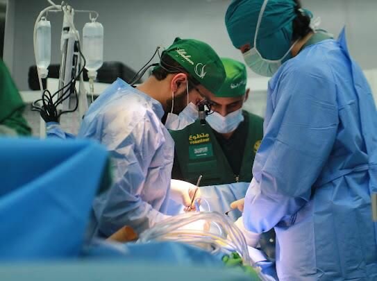 مركز الملك سلمان للإغاثة يجري 96 عملية لجراحة القلب في حضرموت