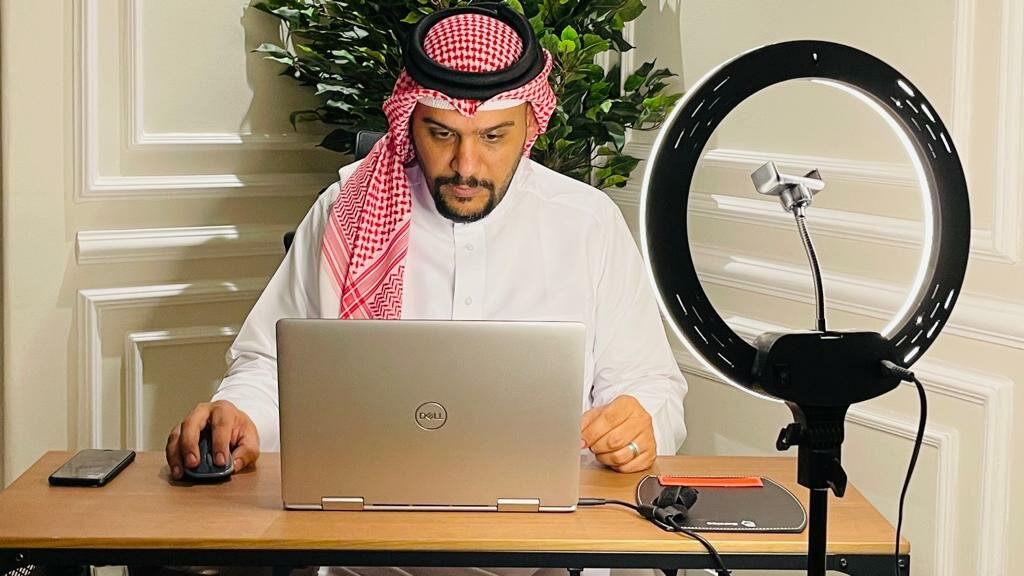 استعراض صناعة المحتوى الابداعي بالموبايل بهيئة الصحفيين بمكة