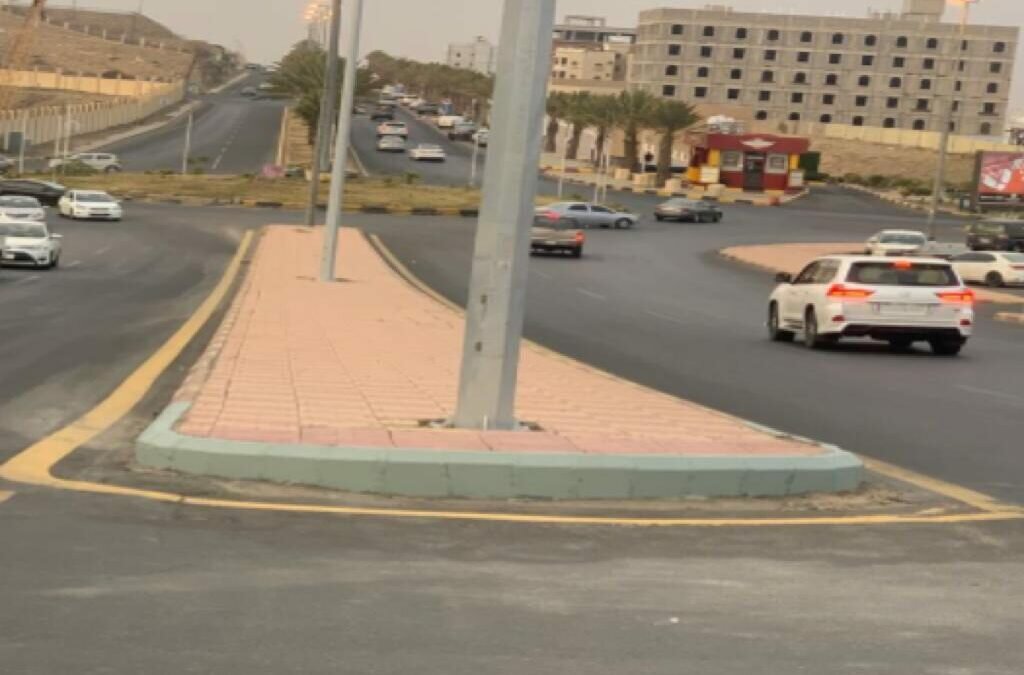 رفع أكثر من 7400 متر مكعب من مخلفات البناء بخميس مشيط خلال شهر مارس