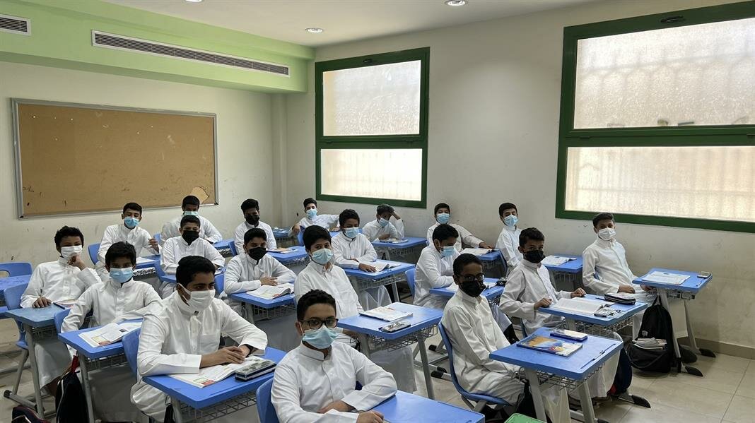 شاهد.. انتظام الطلاب والطالبات بكافة مناطق المملكة في أول دوام شهر رمضان