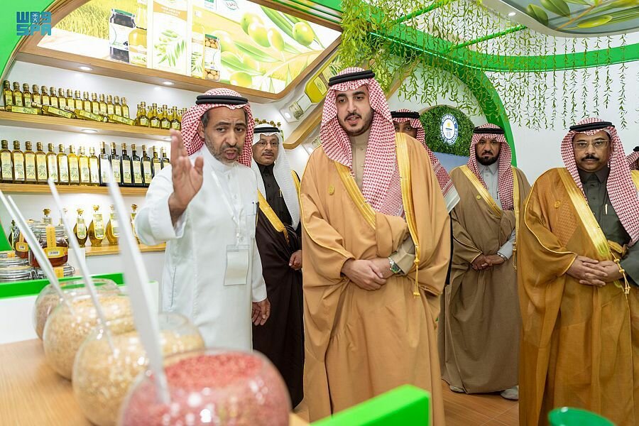 أمير الجوف يدشن مهرجان الزيتون الدولي