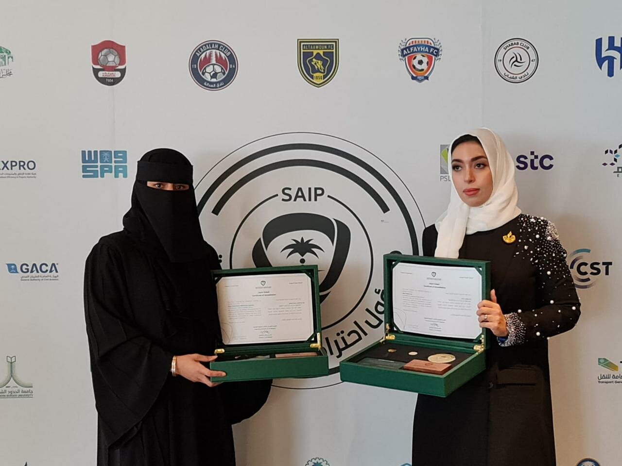 أكملوا اختبارات الـ “وايبو” و”سايب”…اعتماد مختصين في الملكية الفكرية بـ “غرفة مكة” دعماً للاقتصاد الإبداعي