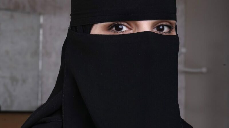 ٱلام الدورة للفتاة والمتزوجة