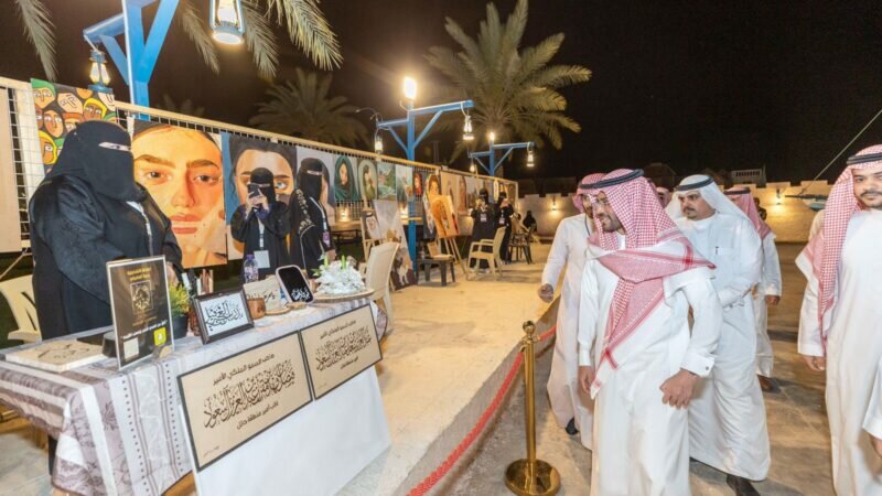 نائب أمير منطقة حائل يزور فعاليات بيت حائل في نسخته الثانية