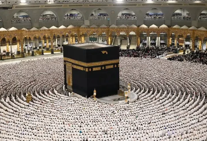 إيقاف إصدار تصاريح العمرة ووزارة الداخلية تمنع حاملي تأشيرة الزيارة من دخول مكة والبقاء فيها