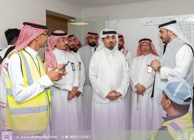 وكيل وزارة الحج والعمرة الغوينم في زيارة تفقدية لشركة “إكرام الضيف”