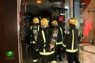 بالصور.. حريق بمحل تجاري بمكة المكرمة