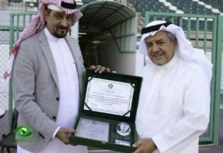 الأهلي يمنح العضوية الشرفية الماسية للأمير منصور بن مشعل